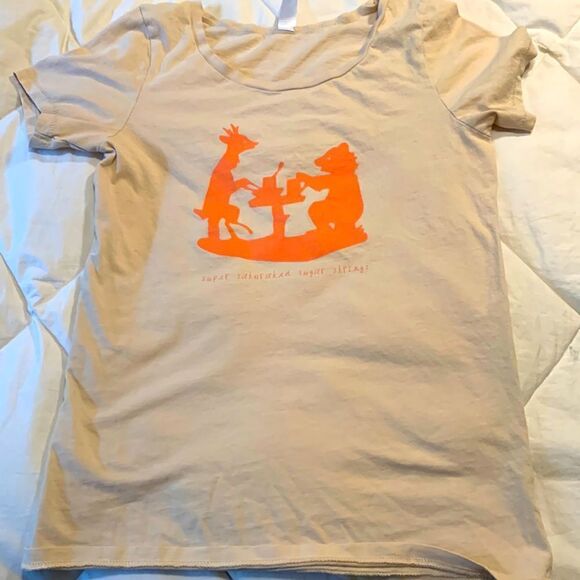Alternative earth T shirt with bear and deer having tea, made in Peru, medium - Picture 1 of 10